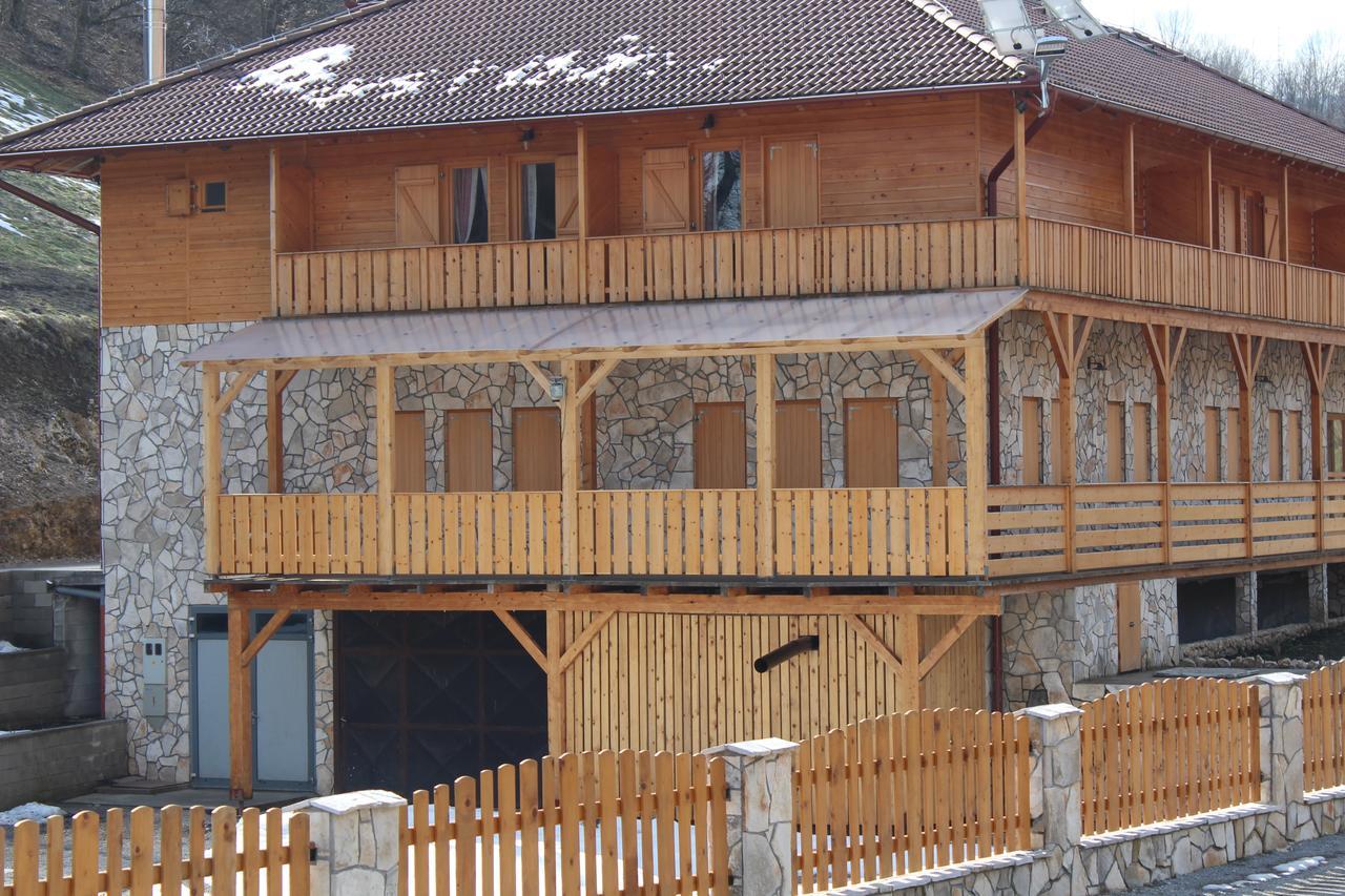 B&B Zlatna Nit Босанска-Крупа Экстерьер фото