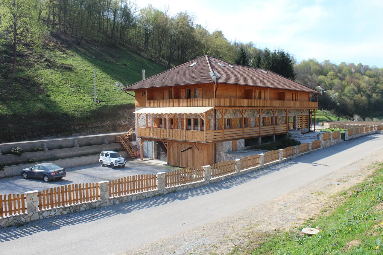 B&B Zlatna Nit Босанска-Крупа Экстерьер фото