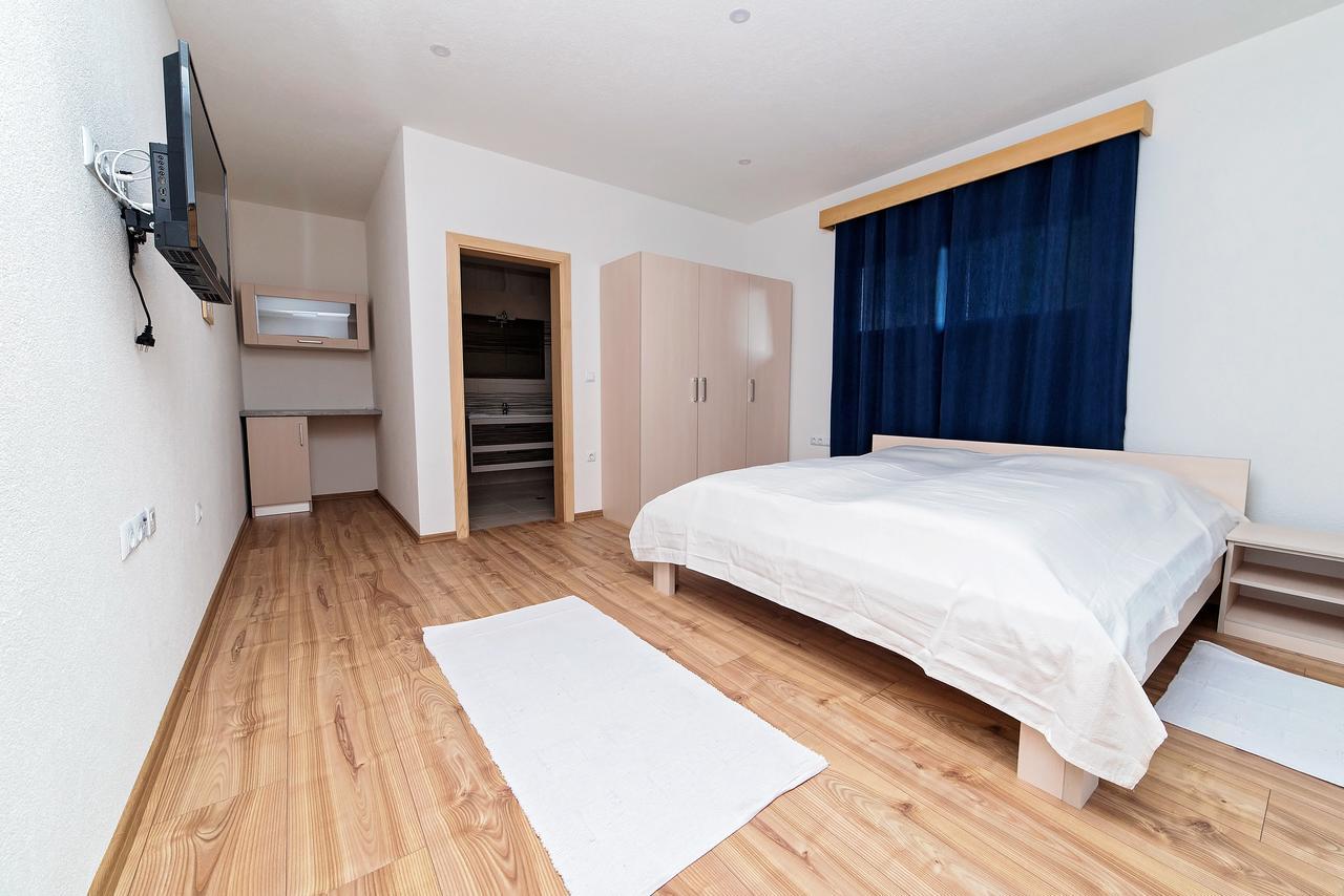 B&B Zlatna Nit Босанска-Крупа Экстерьер фото
