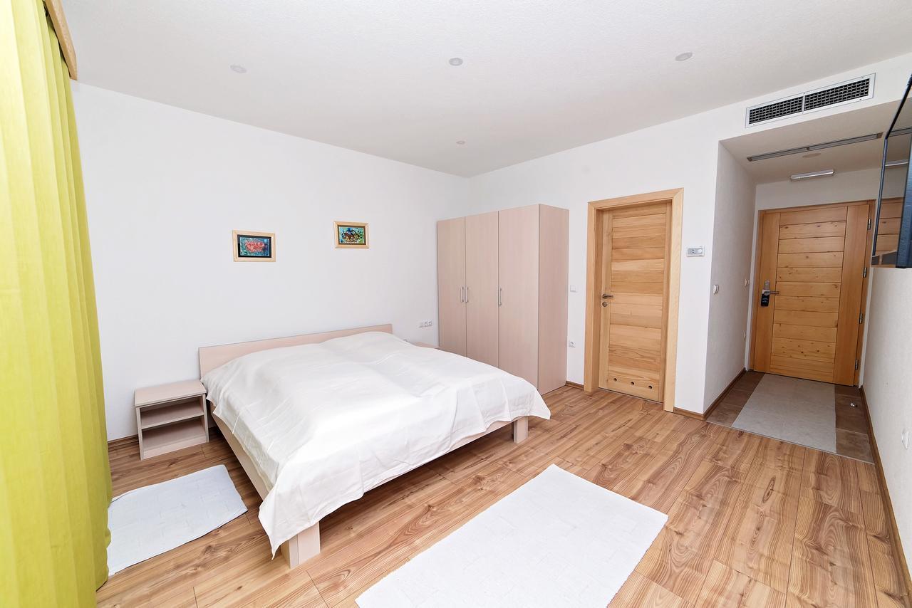 B&B Zlatna Nit Босанска-Крупа Экстерьер фото